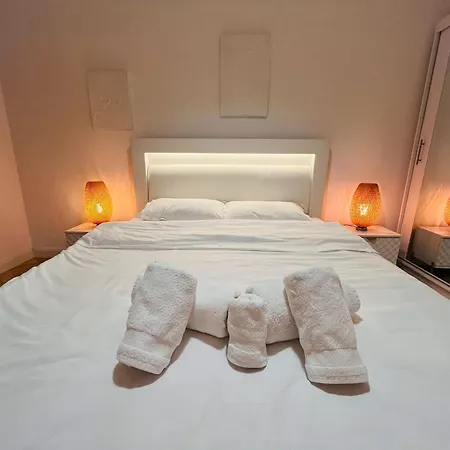 Mira - A For - Old Town Apartment *