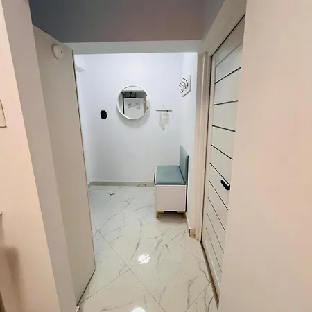 Mira - A For - Old Town Apartment