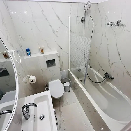 Mira - A For - Old Town Апартаменты *